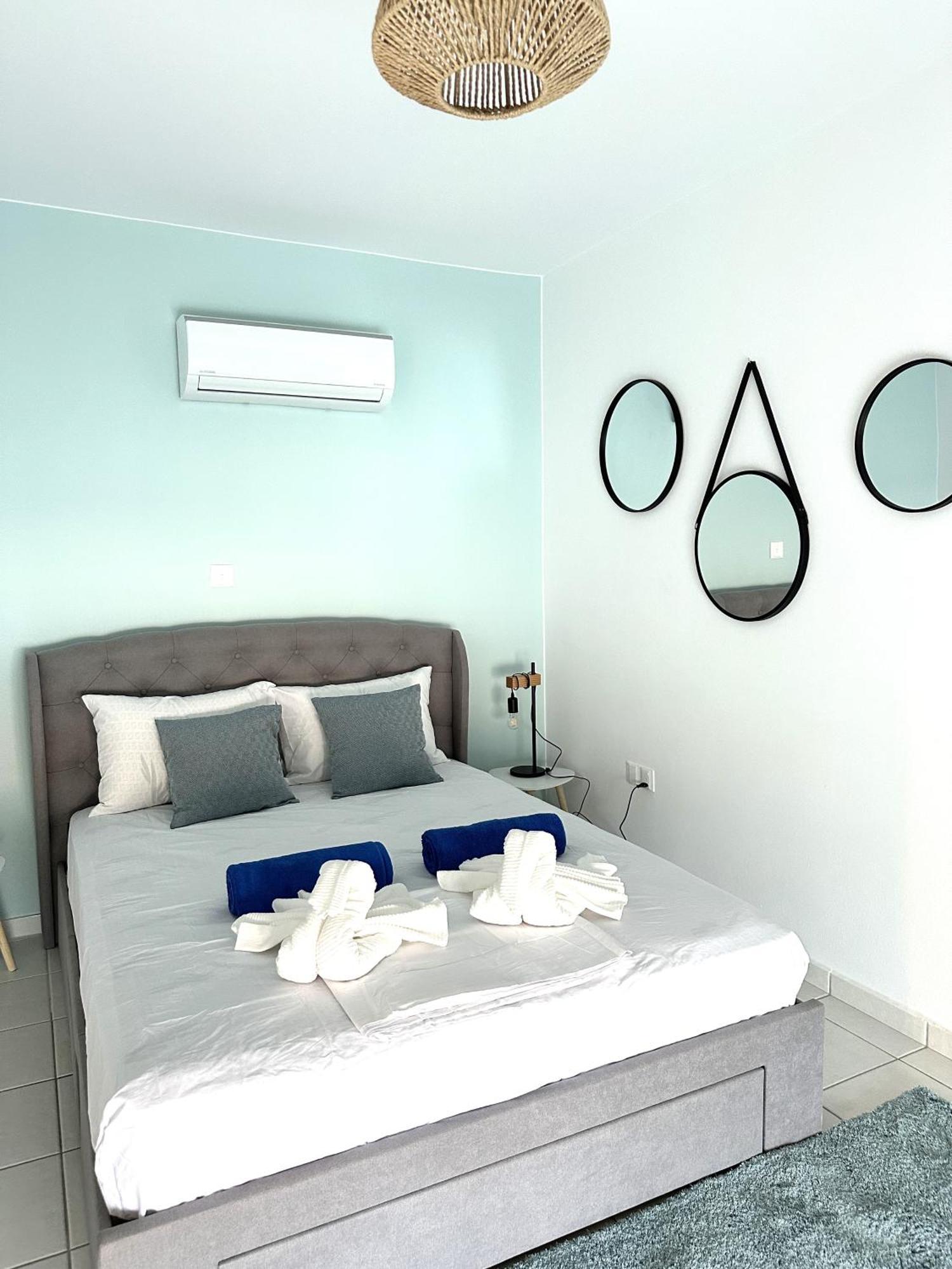 H&O Golden Sun Suite Pafos Dış mekan fotoğraf